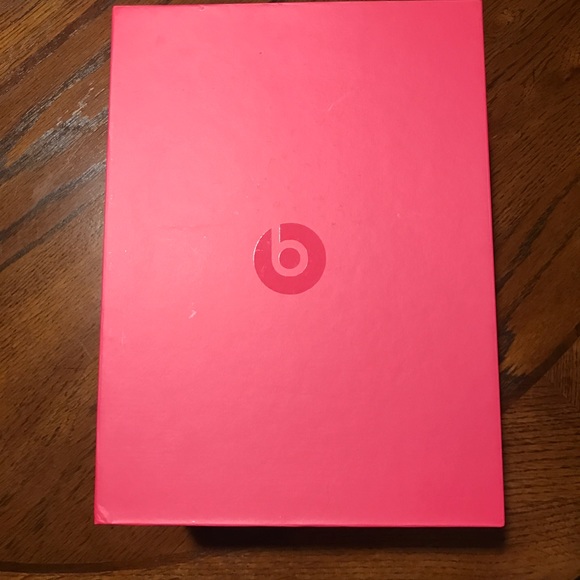 Studio Beats by dr. Dre! - Picture 3 of 8